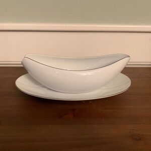 Like New! Style House Porcelain Platinum Ring Gravy Boat & Underplate